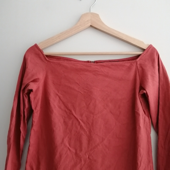 Theory Aprine New Stretch Linen Off the Shoulder Top in Carmine Red P (00-0) - Picture 6 of 16
